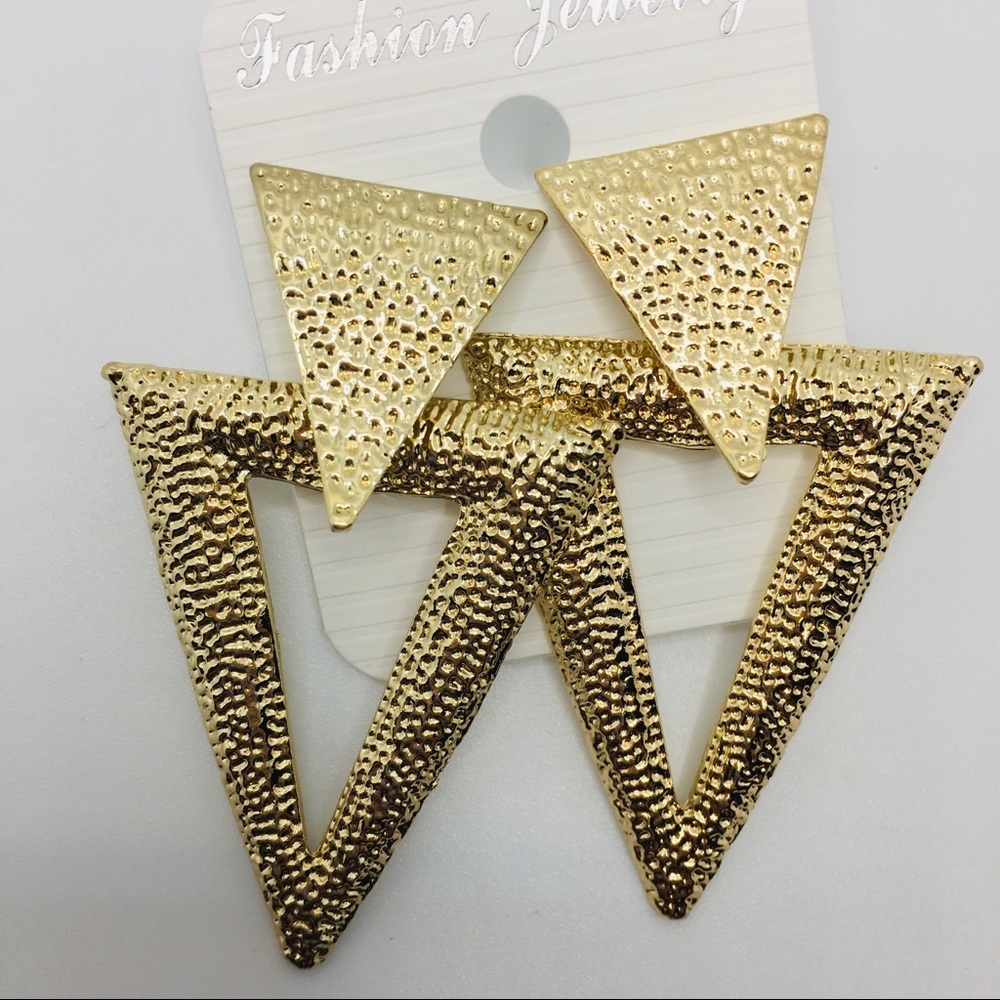 EARRINGS GEOMETRIC HAMMED GOLD TONE! Pierc… - Picture 5 of 6